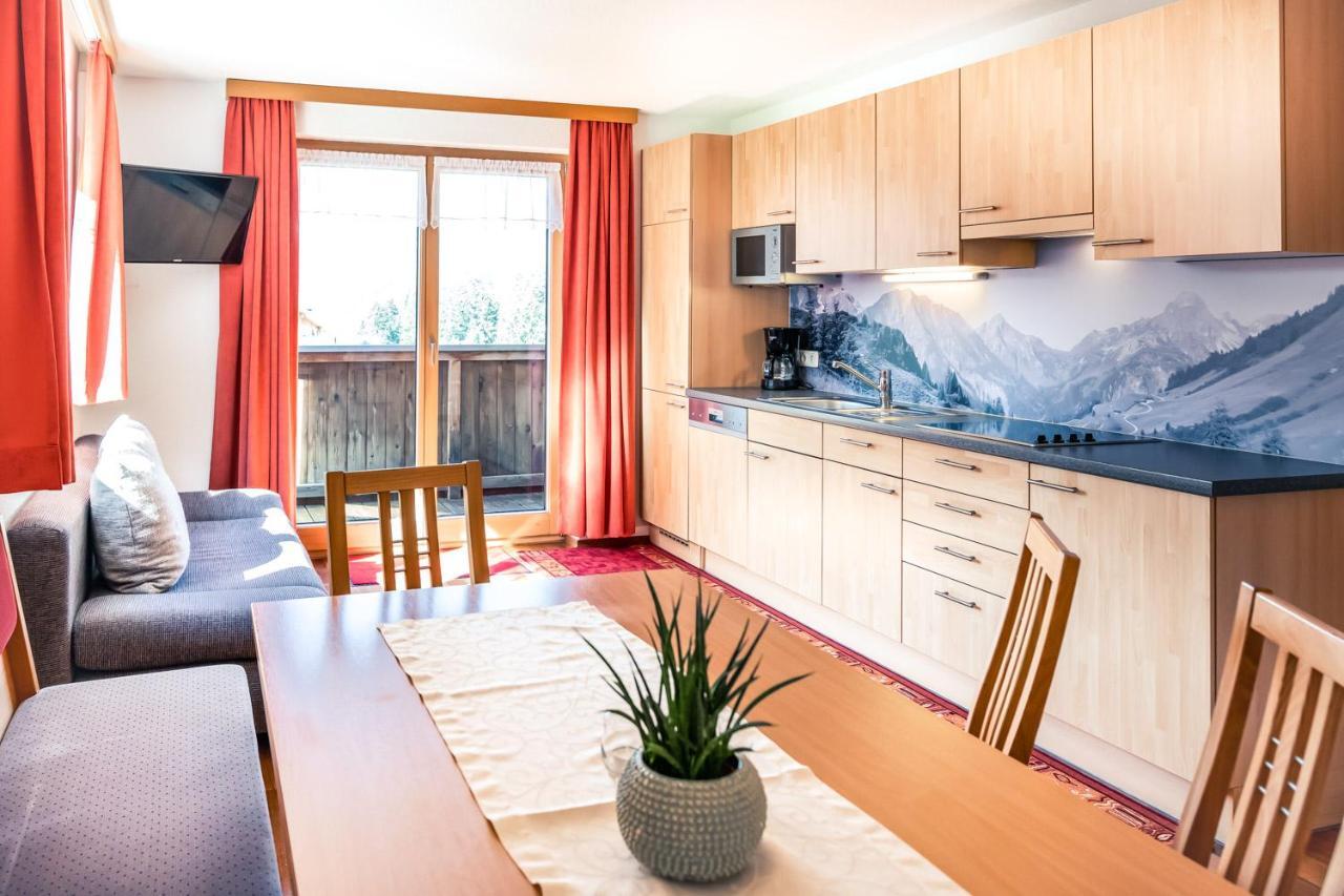 Appartement Haus Rothorn à Schröcken Extérieur photo